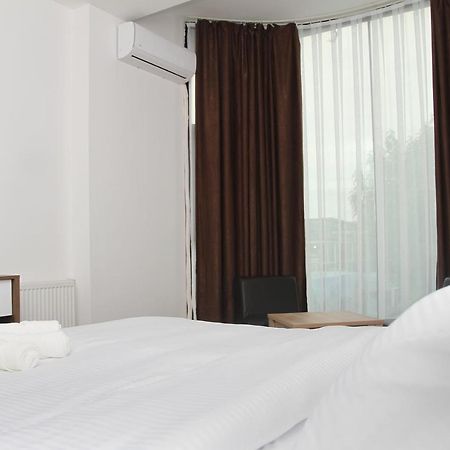 Hotel Andalus Skopje Exterior photo