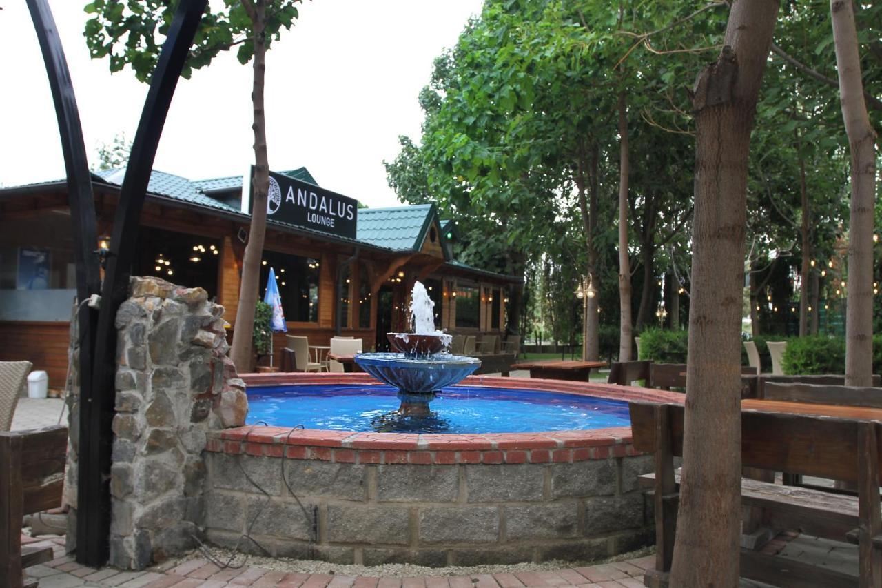 Hotel Andalus Skopje Exterior photo