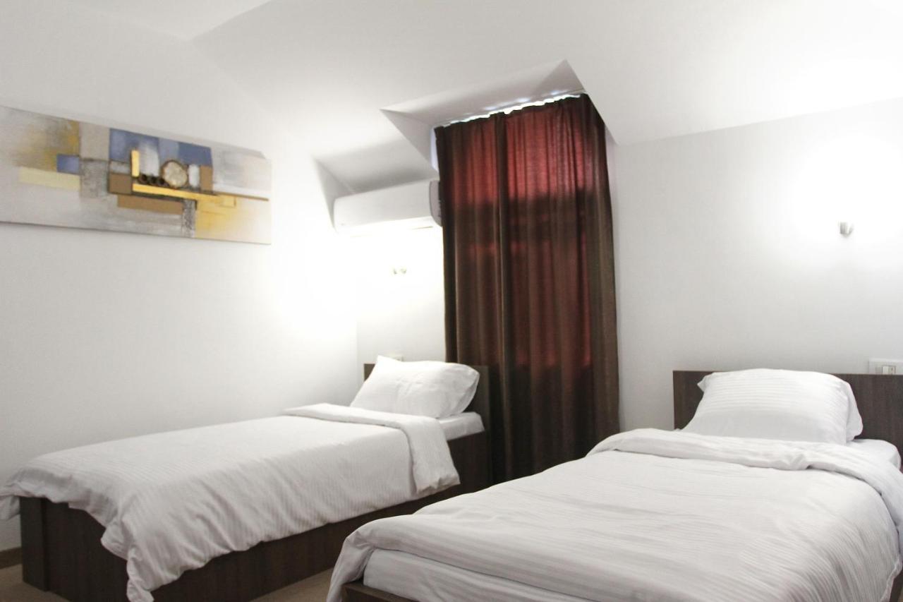 Hotel Andalus Skopje Exterior photo